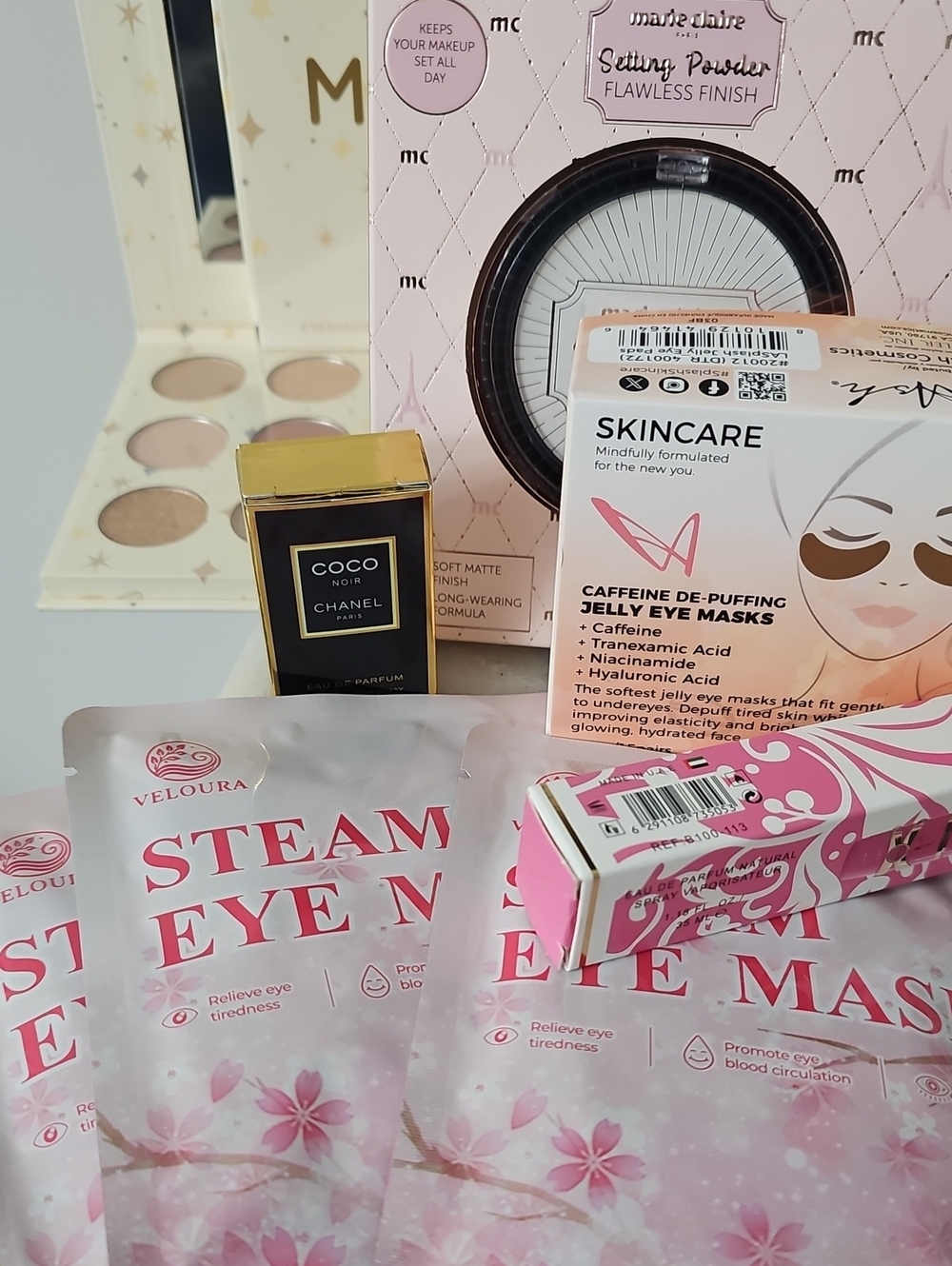 Cosmetic Bundle - Picture 4 of 10